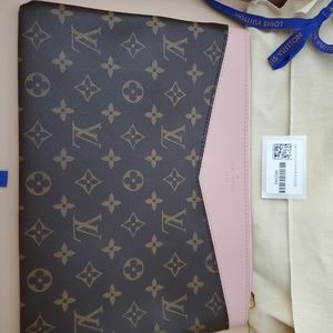 Louis Vuitton Daily Pouch